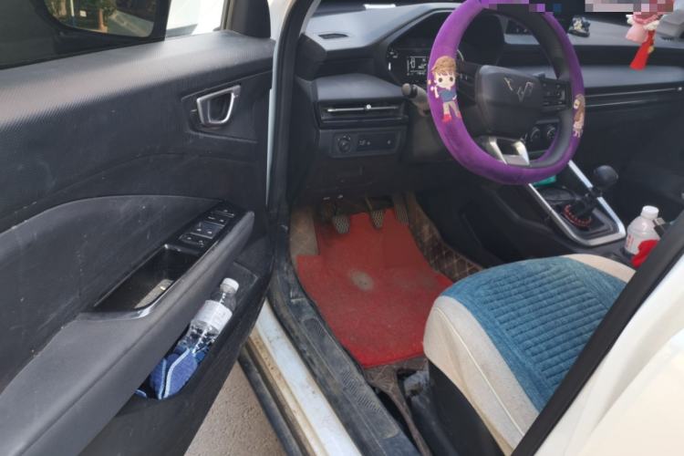 Used Wuling Alvez 2022 1.5L Manual Free-Style Model Driver Seat