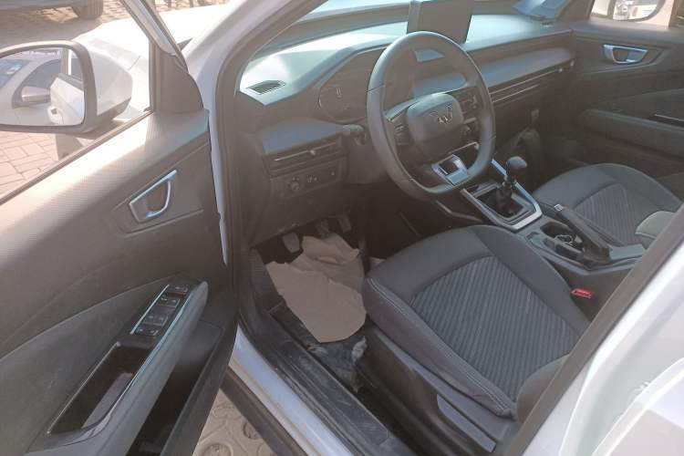 Used Wuling Alvez 2022 1.5L Manual Free-Style Model Driver Seat