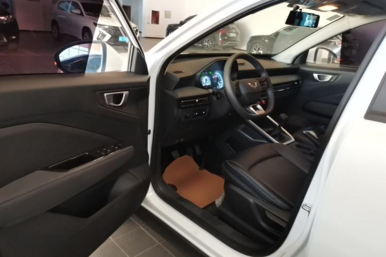Used Wuling Alvez 2022 1.5L Manual Free-Style Model Driver Seat