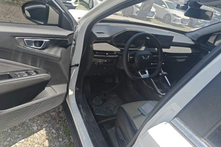 Used Wuling Alvez 2022 1.5L CVT Comfort Edition Driver Seat