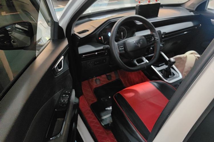 Used Wuling Alvez 2022 1.5L Manual Free-Style Model Driver Seat