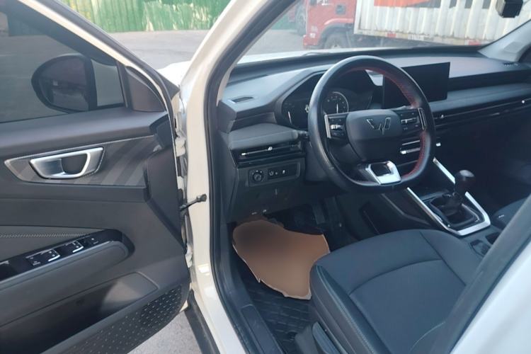 Used Wuling Alvez 2022 1.5L Manual Comfort Version Driver Seat
