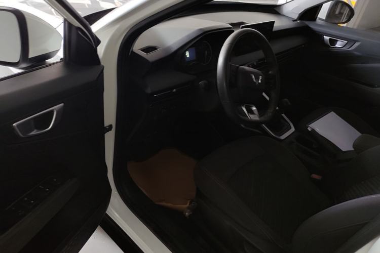 Used Wuling Alvez 2022 1.5L Manual Free-Style Model Driver Seat