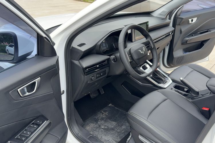 Used Wuling Alvez 2022 1.5L CVT Comfort Edition Driver Seat