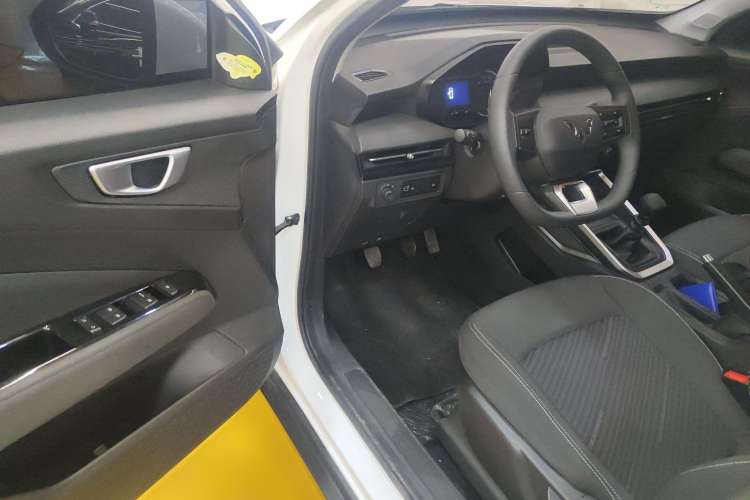 Used Wuling Alvez 2022 1.5L Manual Free-Style Model Driver Seat