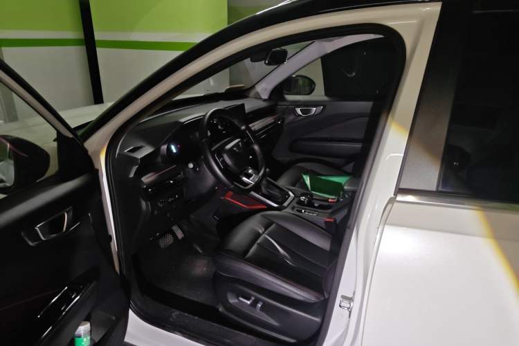 Used Wuling Alvez 2022 1.5T CVT Trendy & Cool Edition Driver Seat
