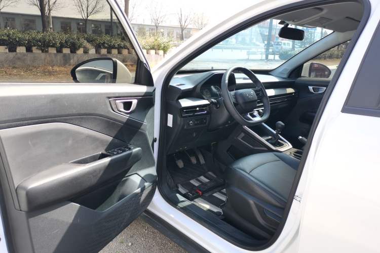 Used Wuling Alvez 2022 1.5L Manual Free-Style Model Driver Seat