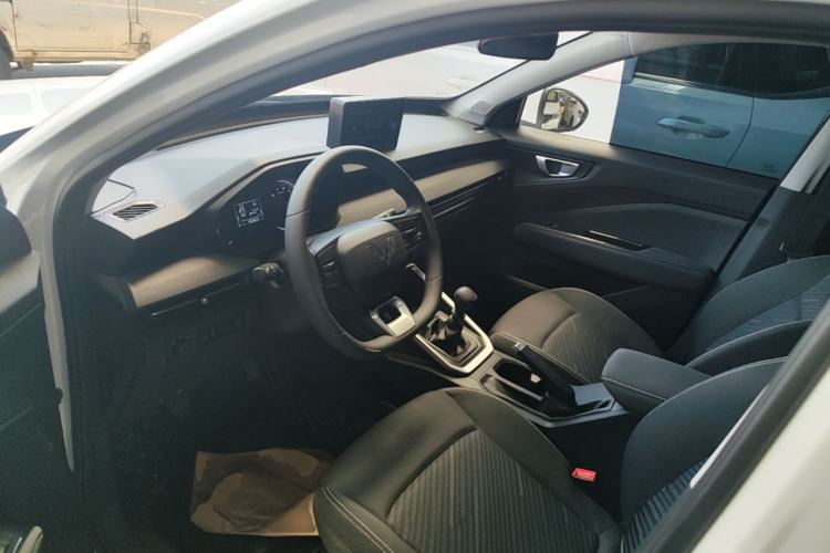 Used Wuling Alvez 2022 1.5L Manual Free-Style Model Driver Seat