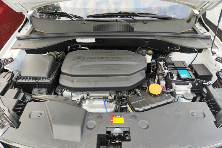 Used Wuling Alvez 2022 1.5L CVT Comfort Edition Engine Bay