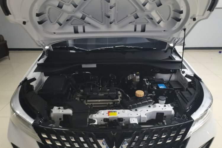 Used Wuling Alvez 2022 1.5L Manual Free-Style Model Engine Bay