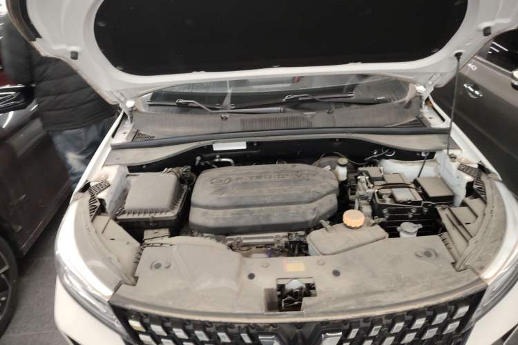 Used Wuling Alvez 2022 1.5L Manual Comfort Version Engine Bay