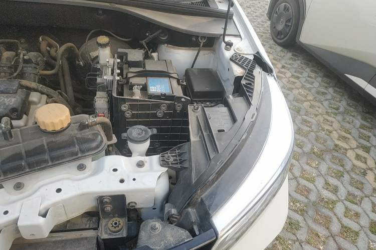 Used Wuling Alvez 2022 1.5L Manual Free-Style Model Engine Bay Left
