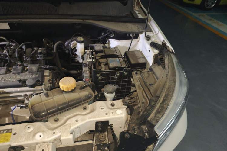 Used Wuling Alvez 2022 1.5L Manual Free-Style Model Engine Bay Left