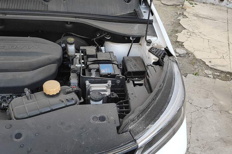 Used Wuling Alvez 2022 1.5L CVT Comfort Edition Engine Bay Left
