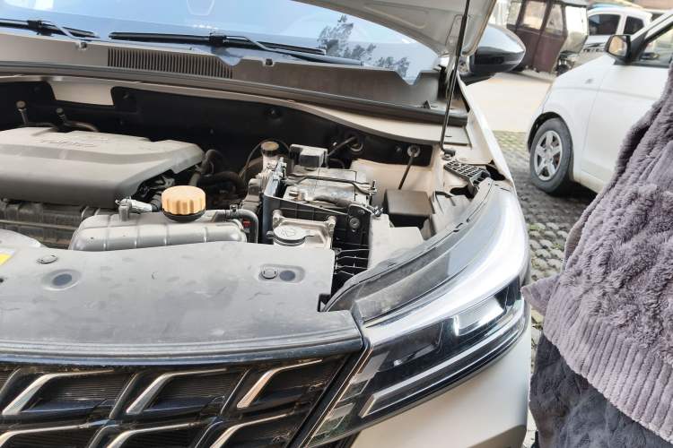 Used Wuling Alvez 2022 1.5T CVT Trendy & Cool Edition Engine Bay Left