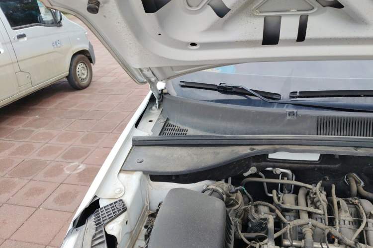 Used Wuling Alvez 2022 1.5L Manual Free-Style Model Engine Bay Right