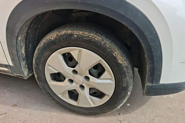 Used Wuling Alvez 2022 1.5L Manual Free-Style Model Exterior 1