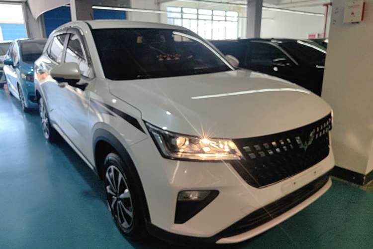 Used Wuling Alvez 2022 1.5L Manual Free-Style Model Exterior 1