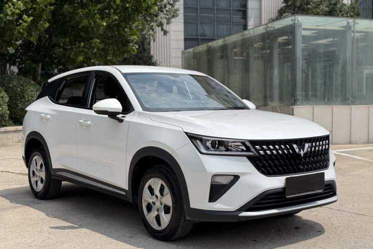 Used Wuling Alvez 2022 1.5L Manual Free-Style Model Exterior 2