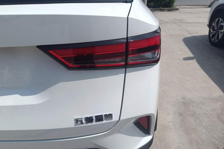 Used Wuling Alvez 2022 1.5L Manual Free-Style Model Exterior 3