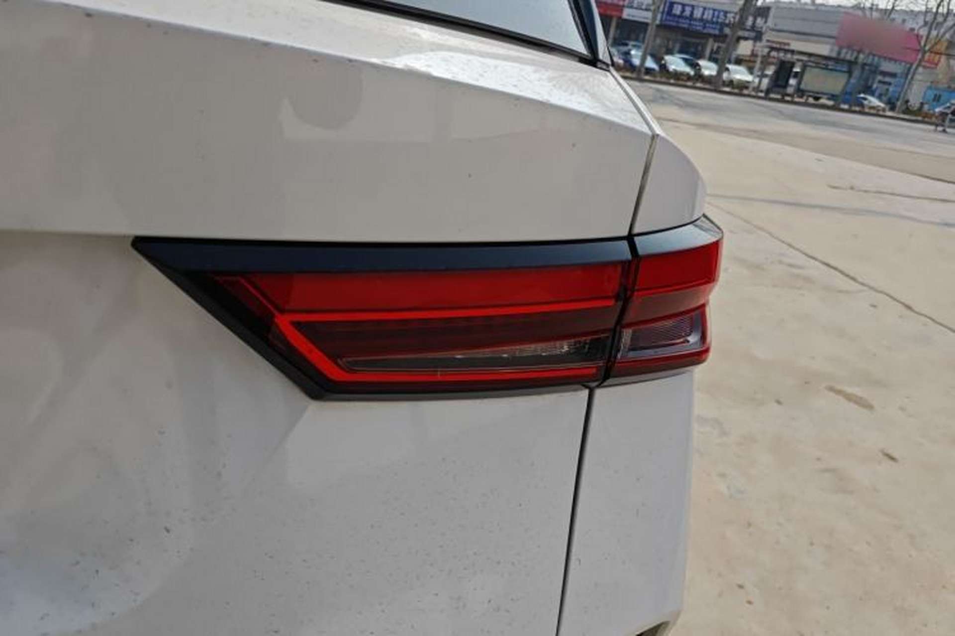 Used Wuling Alvez 2022 1.5L Manual Free-Style Model Exterior 3