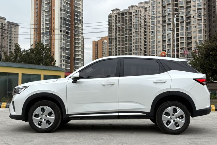 Used Wuling Alvez 2022 1.5L Manual Free-Style Model Exterior 3