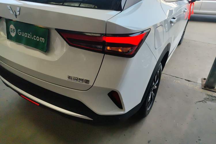 Used Wuling Alvez 2022 1.5L Manual Free-Style Model Exterior 3