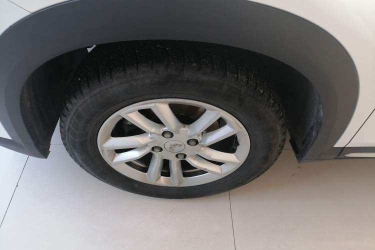 Used Wuling Alvez 2022 1.5L Manual Comfort Version Exterior 3