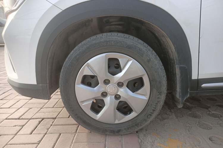 Used Wuling Alvez 2022 1.5L Manual Free-Style Model Exterior 4