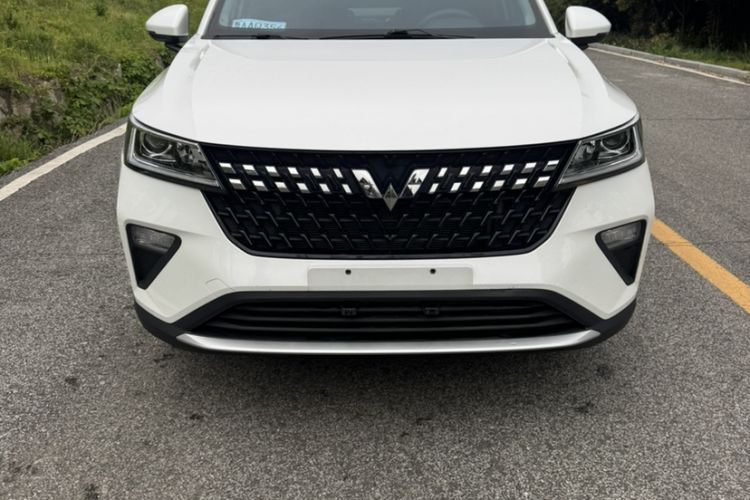 Used Wuling Alvez 2022 1.5L Manual Free-Style Model Exterior 4