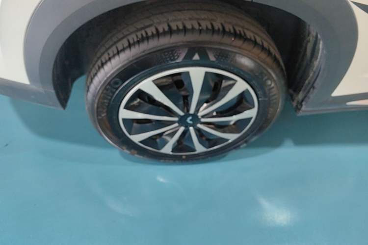Used Wuling Alvez 2022 1.5L Manual Free-Style Model Exterior 5