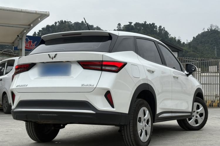 Used Wuling Alvez 2022 1.5L Manual Free-Style Model Exterior 5