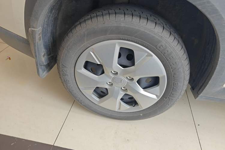 Used Wuling Alvez 2022 1.5L Manual Free-Style Model Exterior 5