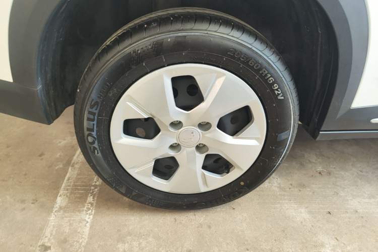 Used Wuling Alvez 2022 1.5L Manual Free-Style Model Exterior 5