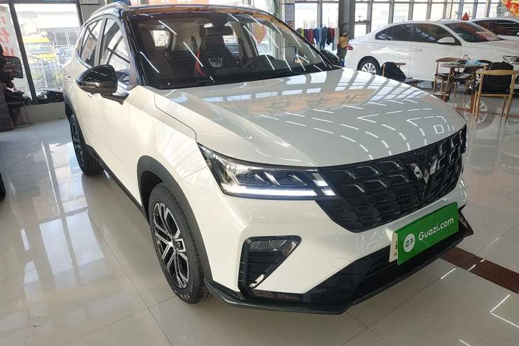 Used Wuling Alvez 2022 1.5T CVT Trendy & Cool Edition Front Right 45 Deg