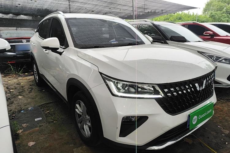 Used Wuling Alvez 2022 1.5L Manual Comfort Version Front Right 45 Deg