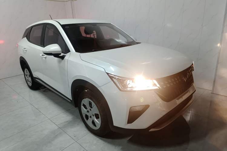 Used Wuling Alvez 2022 1.5L Manual Free-Style Model Front Right 45 Deg