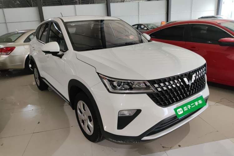 Used Wuling Alvez 2022 1.5L Manual Free-Style Model Front Right 45 Deg