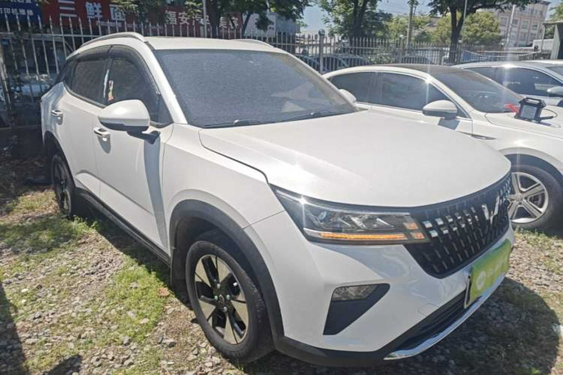 Used Wuling Alvez 2022 1.5L CVT Comfort Edition Front Right 45 Deg