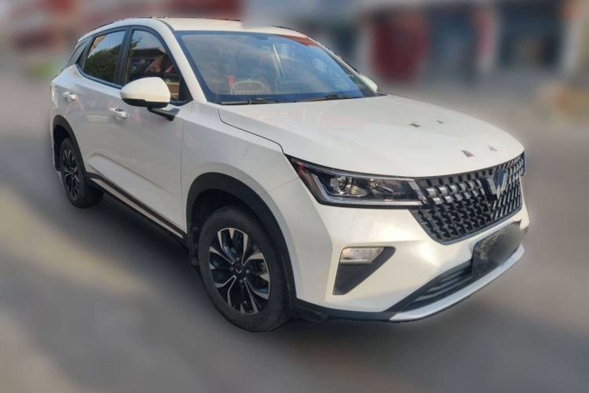 Used Wuling Alvez 2022 1.5L Manual Free-Style Model Front Right 45 Deg