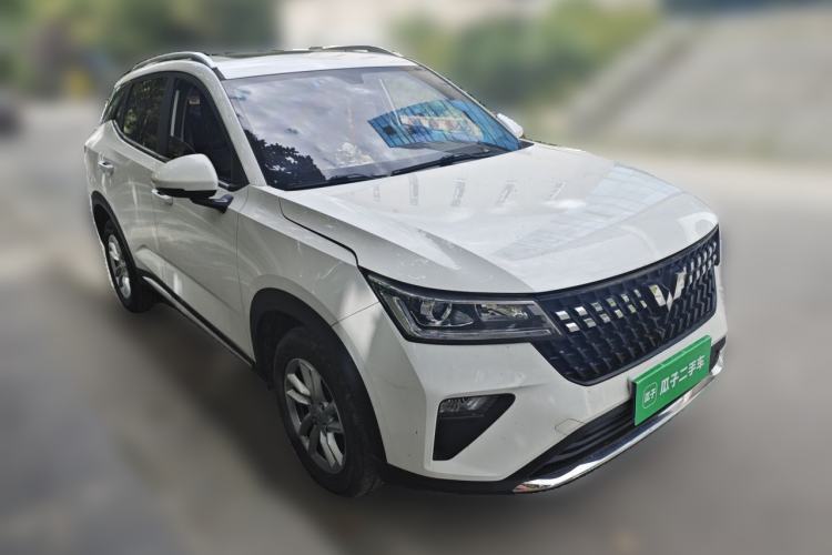 Used Wuling Alvez 2022 1.5L Manual Comfort Version Front Right 45 Deg