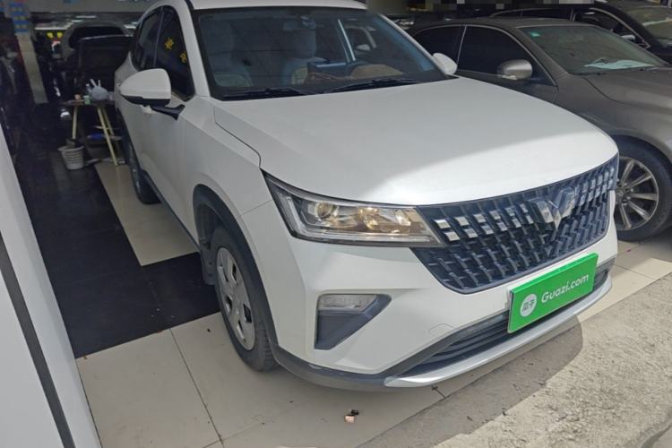 Used Wuling Alvez 2022 1.5L Manual Free-Style Model Front Right 45 Deg