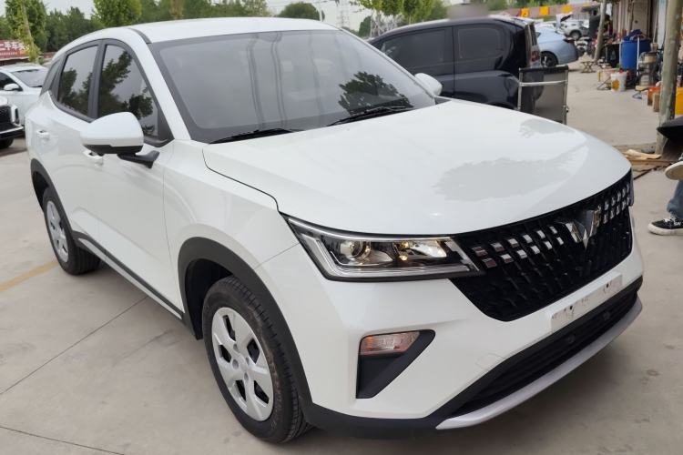 Used Wuling Alvez 2022 1.5L Manual Free-Style Model Front Right 45 Deg