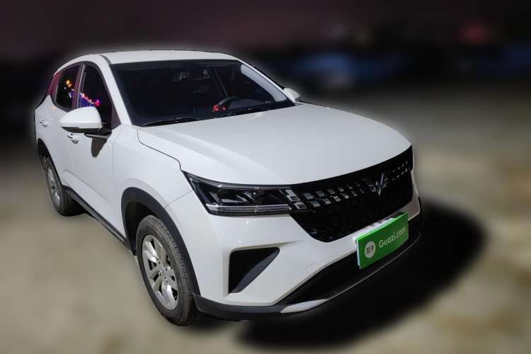 Used Wuling Alvez 2022 1.5L CVT Comfort Edition Front Right 45 Deg