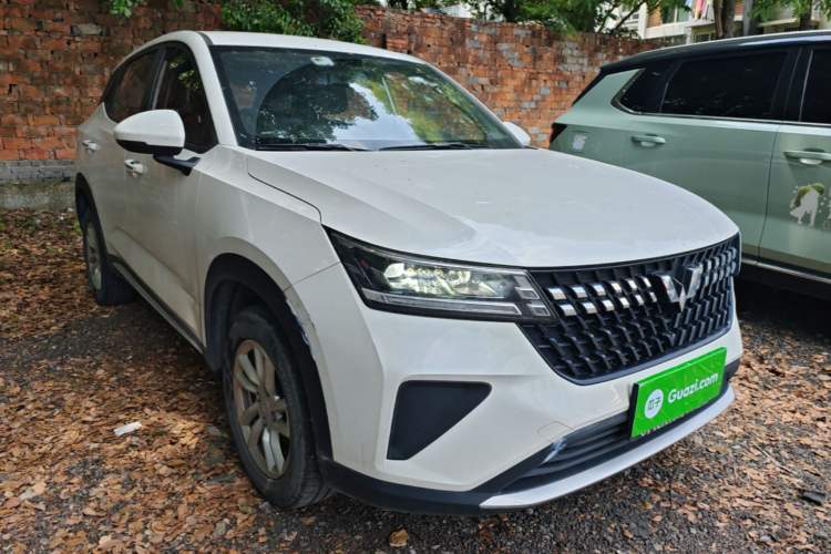 Used Wuling Alvez 2022 1.5L CVT Comfort Edition Front Right 45 Deg