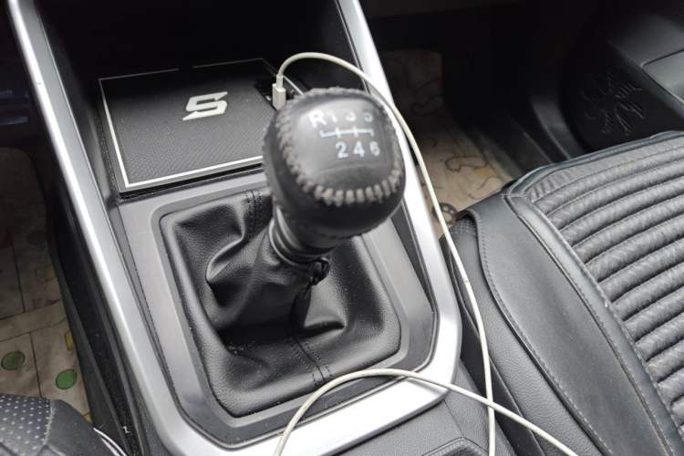 Used Wuling Alvez 2022 1.5L Manual Free-Style Model Gear Lever