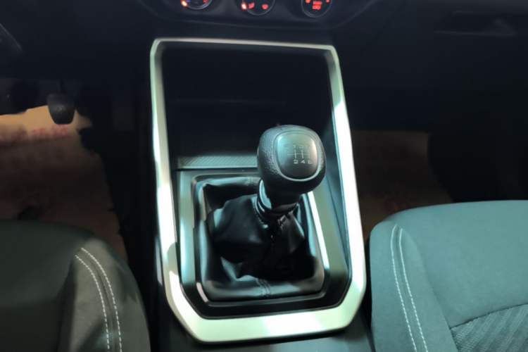 Used Wuling Alvez 2022 1.5L Manual Free-Style Model Gear Lever