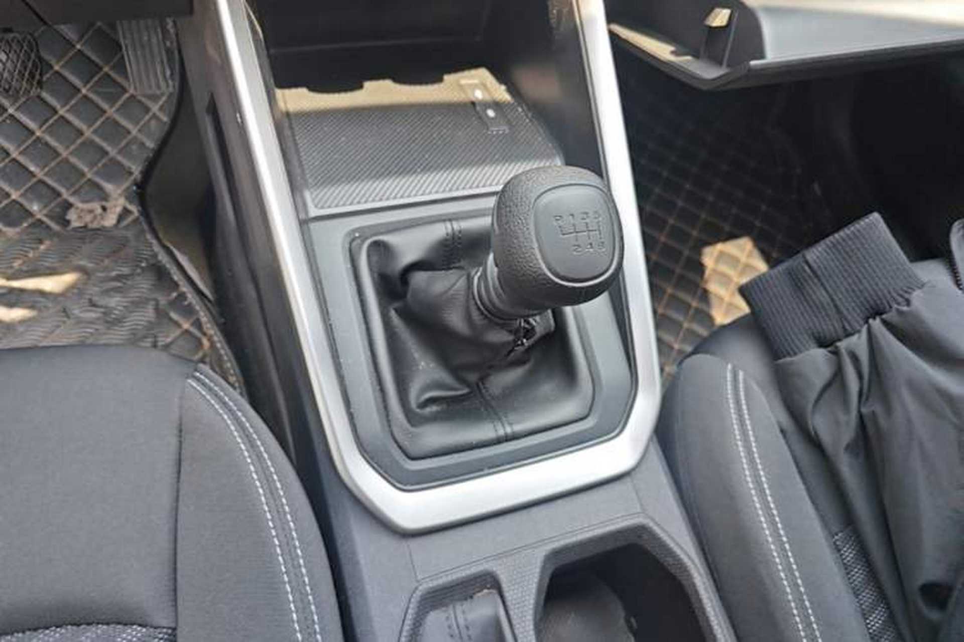 Used Wuling Alvez 2022 1.5L Manual Free-Style Model Gear Lever