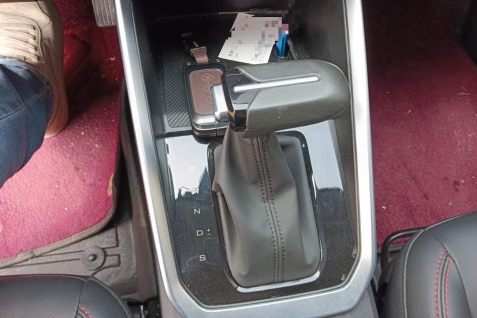 Used Wuling Alvez 2022 1.5T CVT Trendy & Cool Edition Gear Lever