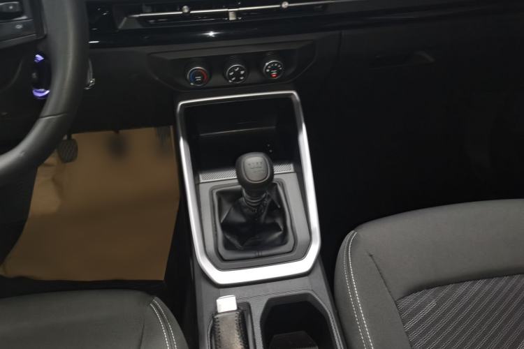 Used Wuling Alvez 2022 1.5L Manual Free-Style Model Gear Lever